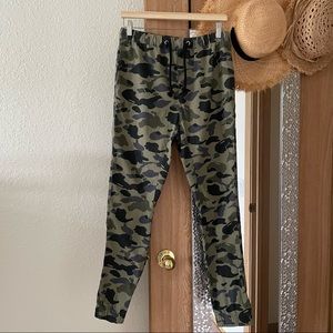 H&M Divided jogger pants in camouflage green